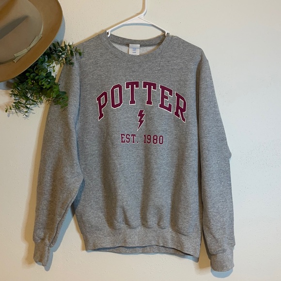 Harry Potter-‘Potter Est. 1980’ Graphic Crewneck Heathered Gray Sweatshirt Sz Sm - Picture 1 of 8